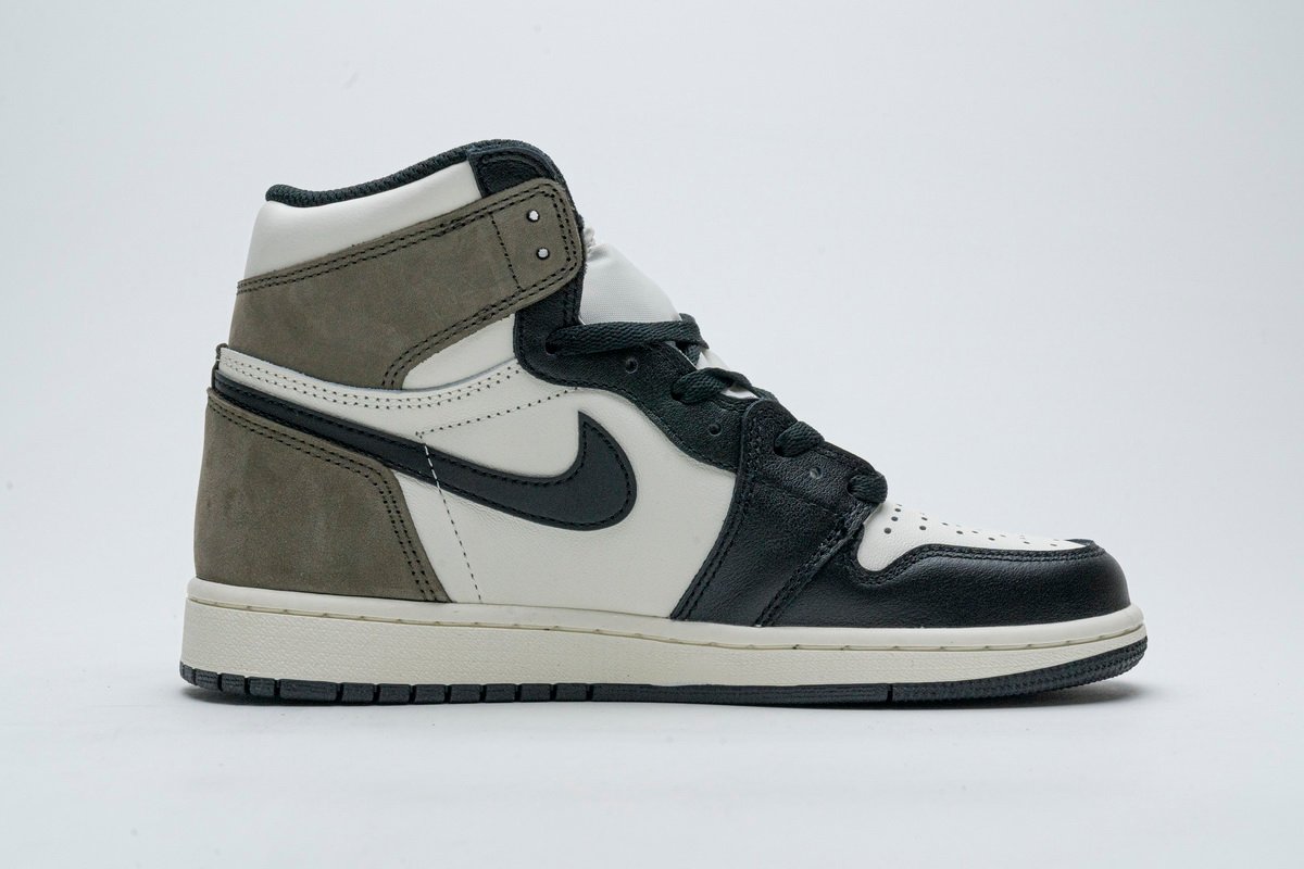 Air Jordan 1 Retro High OG 'Dark Mocha'  555088-105 - Image 3