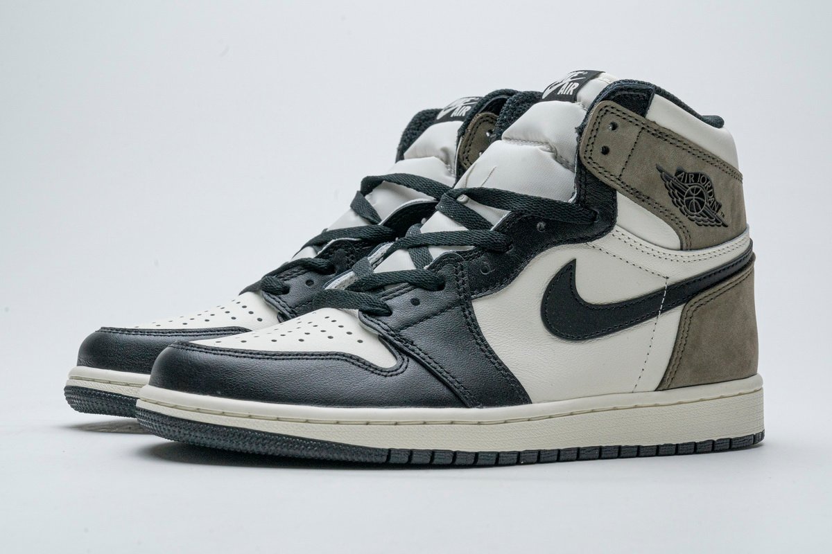Air Jordan 1 Retro High OG 'Dark Mocha'  555088-105 - Image 4
