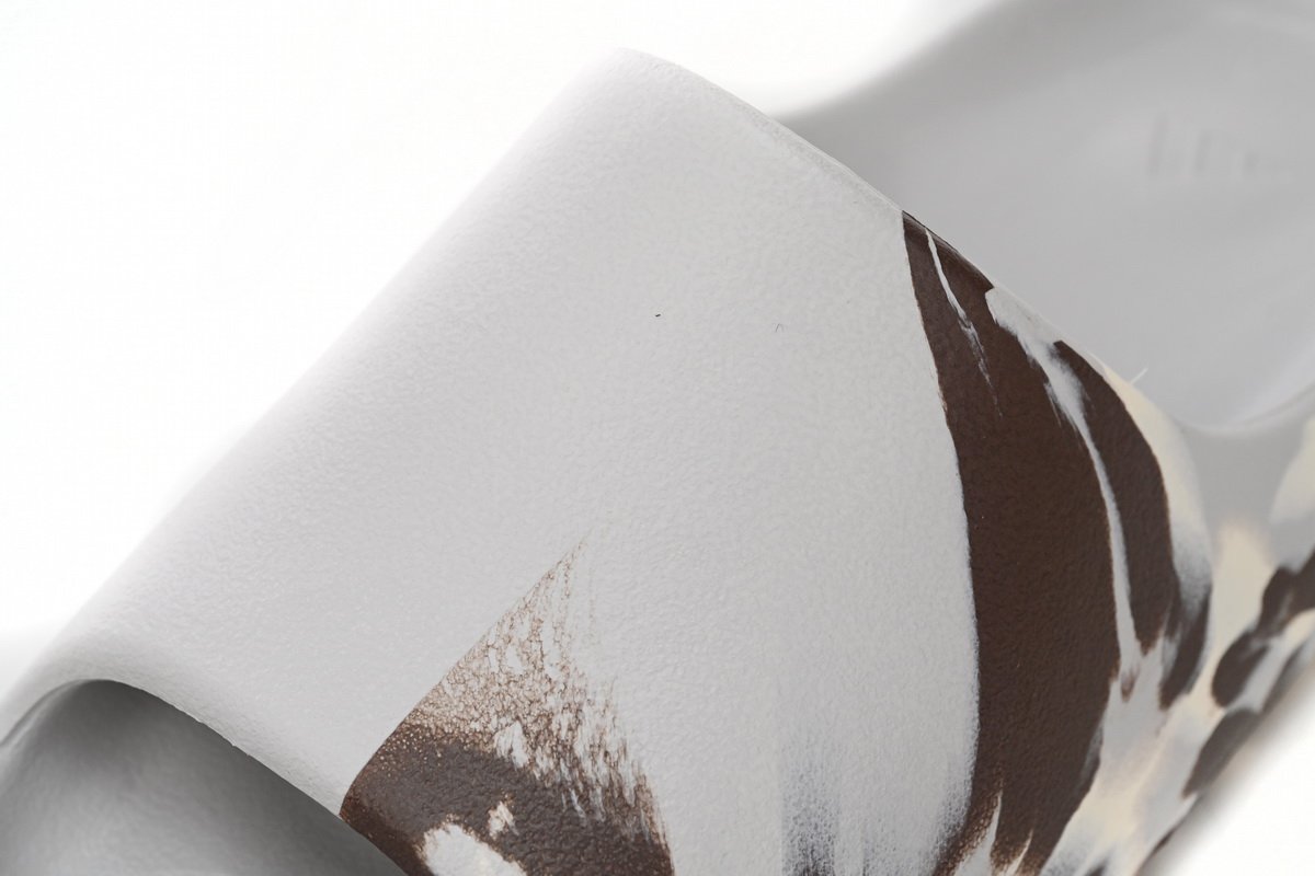 Yeezy Slide Enflame Oil Painting White Grey GZ5553 - Image 4