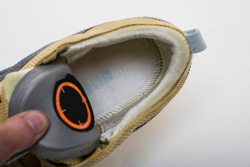 MAX97 OFF-WHITE x Nike Air Max 97 Release Date Corduroy Cap AJ4219-400 - Image 12