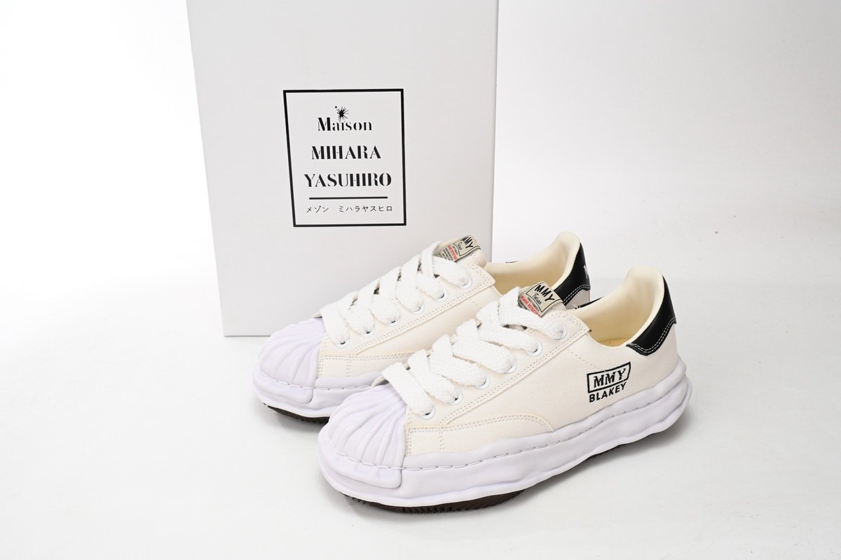 Mihara Yasuhiro White And All White And Black Tail NO.763 - Image 2
