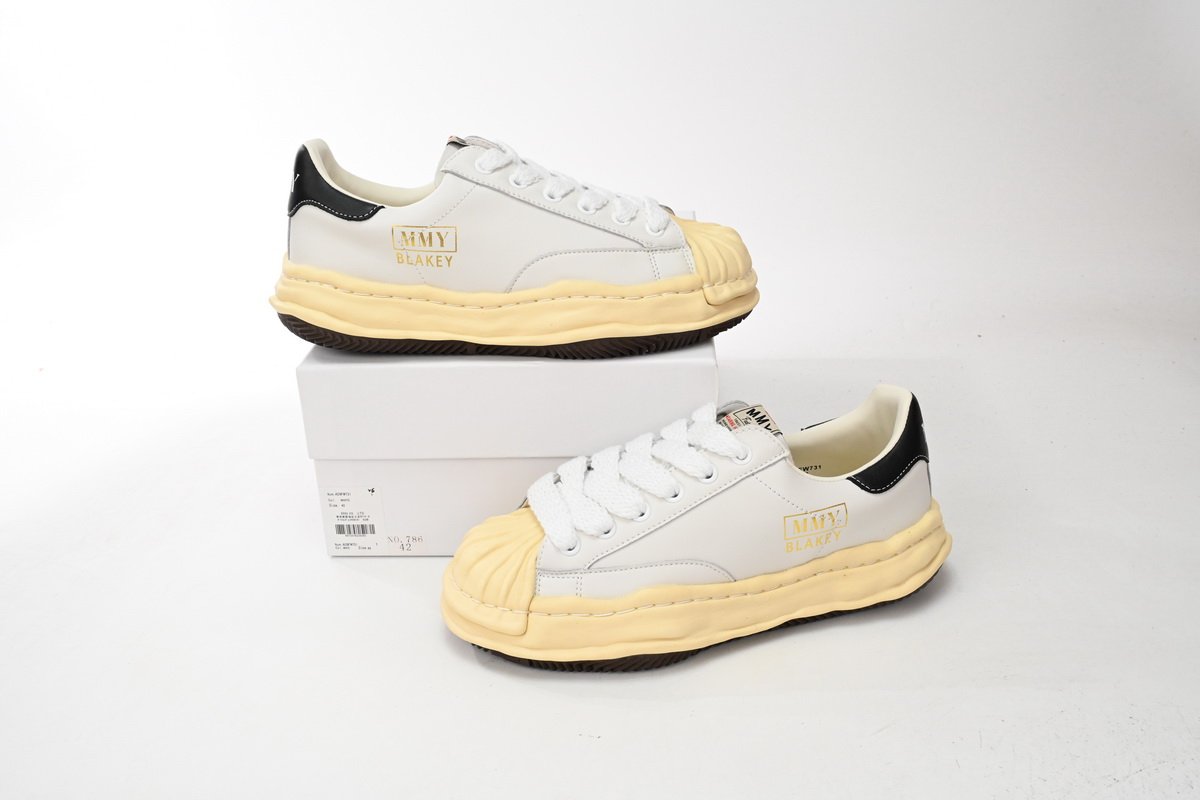Mihara Yasuhiro White And White Yellow Black Tail NO.786 - Image 3
