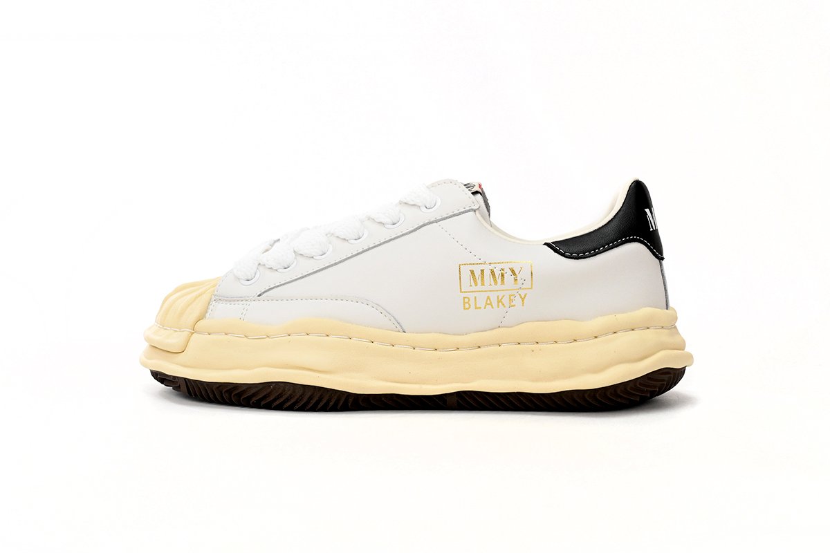 Mihara Yasuhiro White And White Yellow Black Tail NO.786 - Image 1