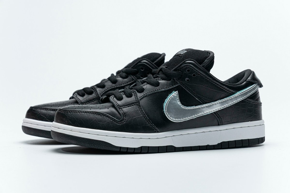 Nike SB Dunk Low Pro OG QS “Black Diamond”  BV1310-001 - Image 5