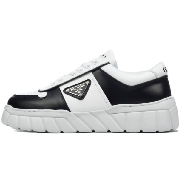 Prada Low-Top Sneakers Serrated Black And  White