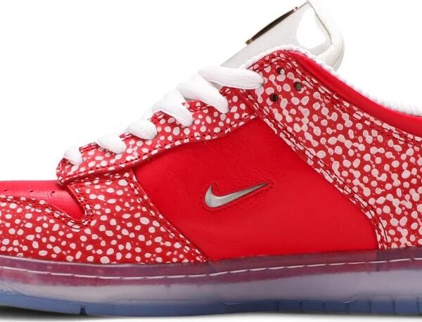 Stingwater x Nike SB Dunk Low OG QS Magic Mushroom DH7650-600