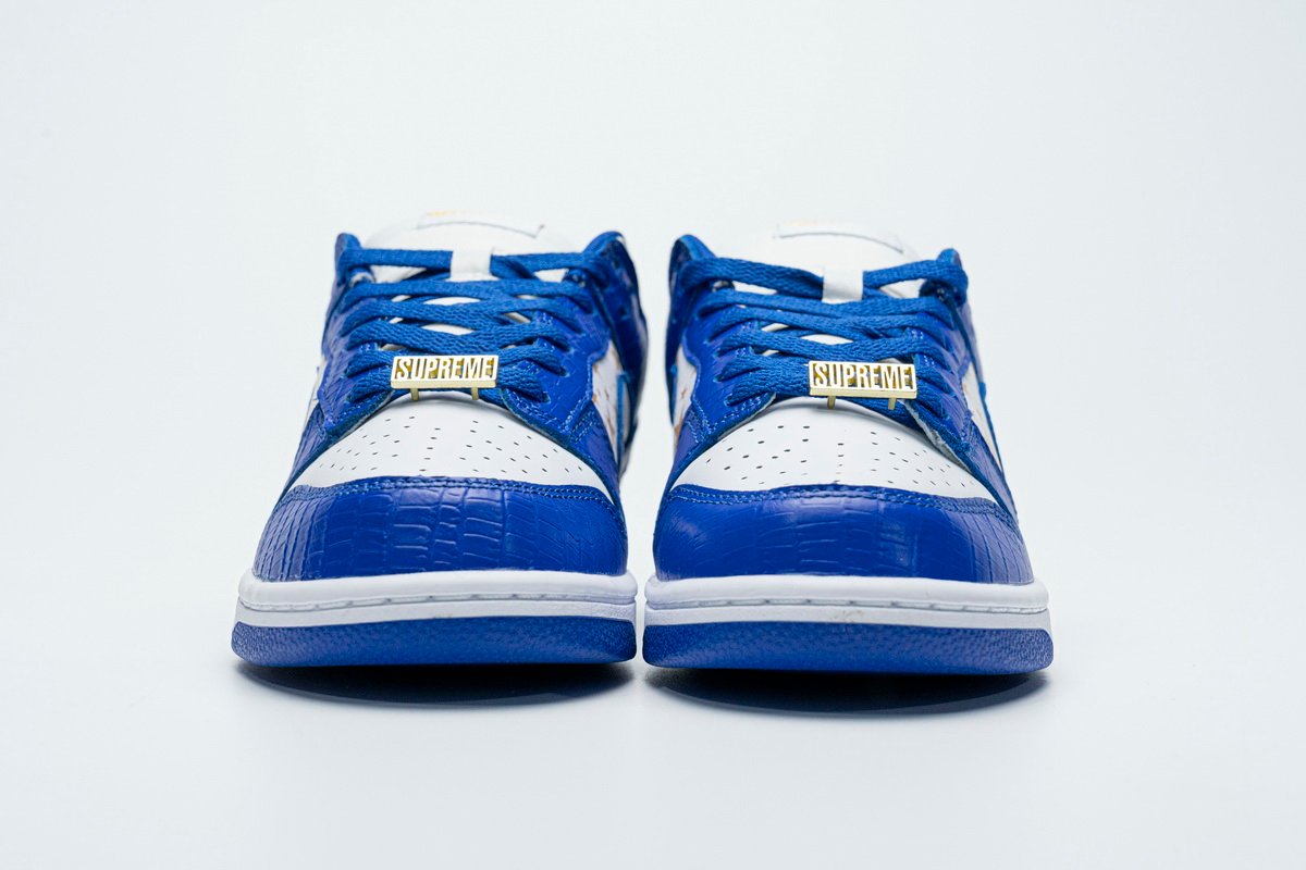Supreme x Nike SB Dunk Low "Blue Stars” DH3228-100 - Image 6